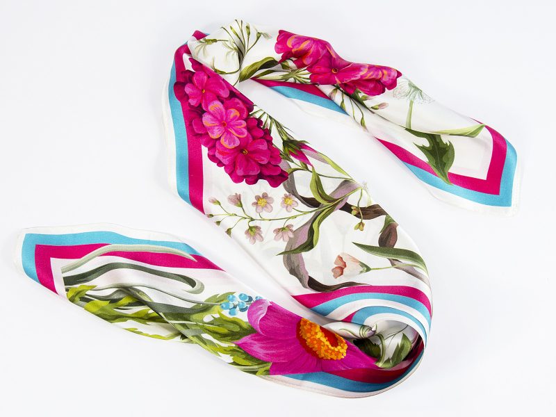 apaszka_jedwabna-67x67cm-FLOWER-MEADOW-WHITE-SCARF-V2